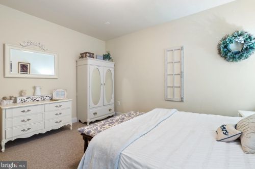 15 Lackawanna Ln, Falling Waters WV  25419-9402 exterior