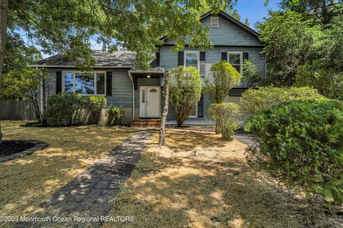 955 Hearthstone Dr, Lakewood NJ  08701-5513 exterior