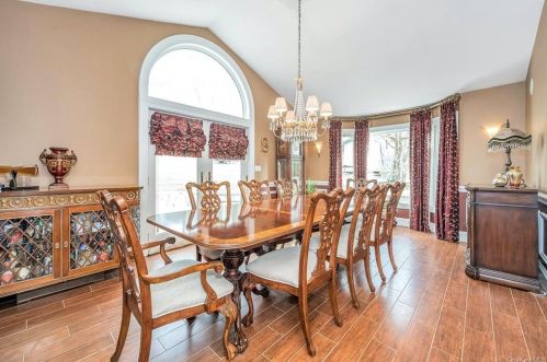 23 Daisy Dr, Mahopac NY  10541-5526 exterior