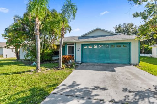 2257 Friendship St, Fort Pierce, FL 34952-7019