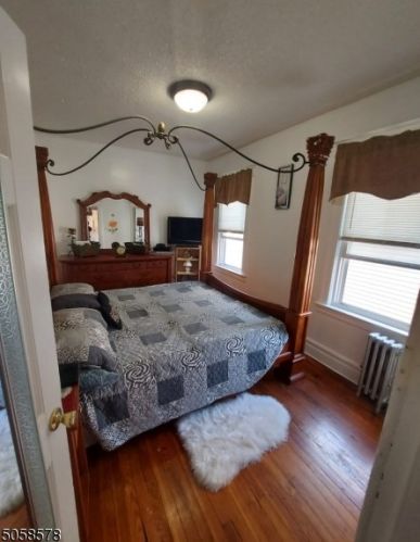 488 Maple Ave, East Orange, NJ 07017-4619