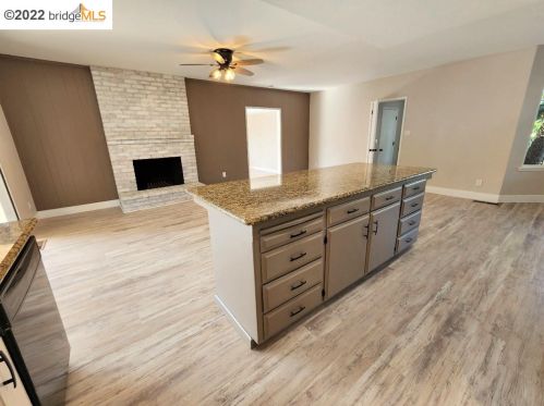 1728 Vine St, Lodi CA  95240-4853 exterior