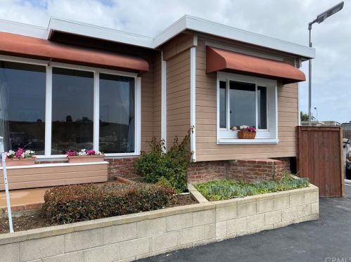 1 Saratoga, Newport Beach CA  92660-6152 exterior