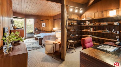 21044 Waveview Dr, Topanga, CA 90290-3553