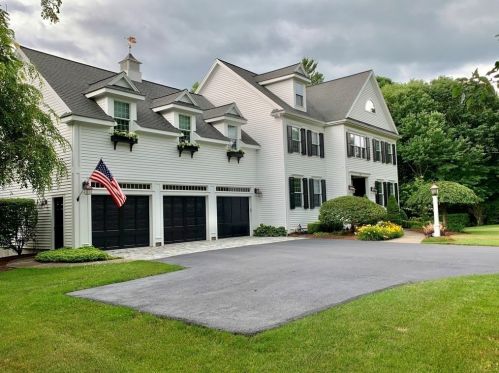 39 Vine Brook Rd, Medfield, MA 02052-1415