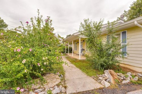 533 Morison St, Charles Town WV  25414-1144 exterior