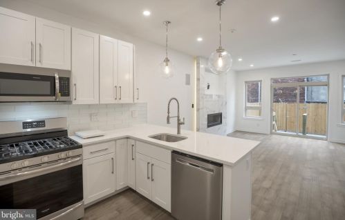 1722 22nd St, Philadelphia, PA 19145-1946