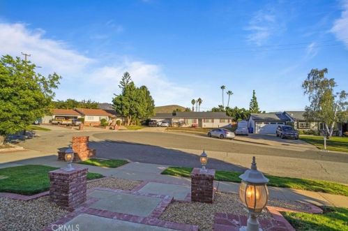 3367 Weatherford Ct, Simi Valley CA  93063-1328 exterior