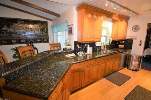 2816 2nd Ave, Cape Coral, FL 33909-8897