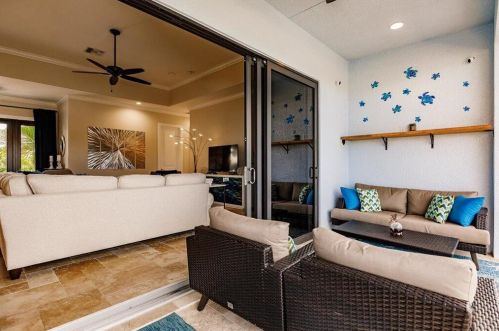 1090 Cara Ct, Marco Island FL  34145-4563 exterior