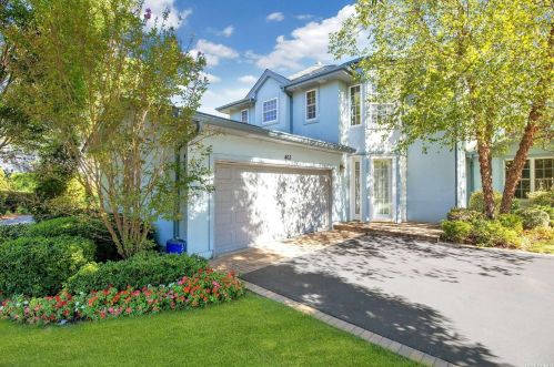 463 Florencia Pl, Huntington Station, NY 11747-5275