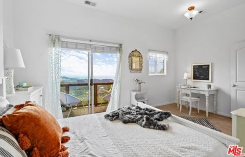 21630 Saddle Peak Rd, Topanga CA  90290-3414 exterior