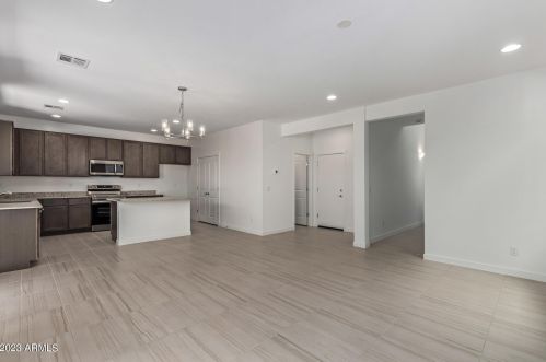 701 Del Rancho, Mesa AZ  85212-1890 exterior