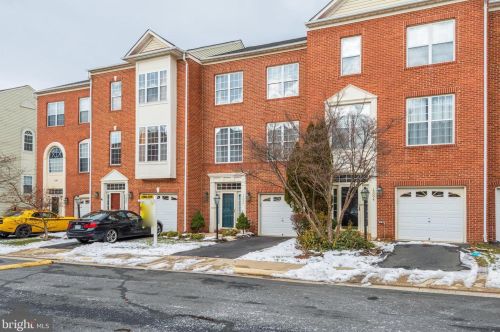 13096 Park Crescent Cir, Herndon, VA 20171-2811