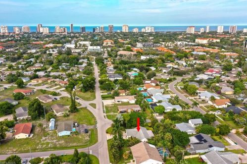 1271 Alhambra Cir, Naples, FL 34103-3203