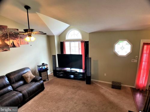 381 Lake St, Ephrata PA  17522-2456 exterior