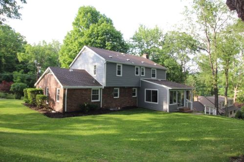130 Robinhood Ln, Canonsburg, PA 15317-2752