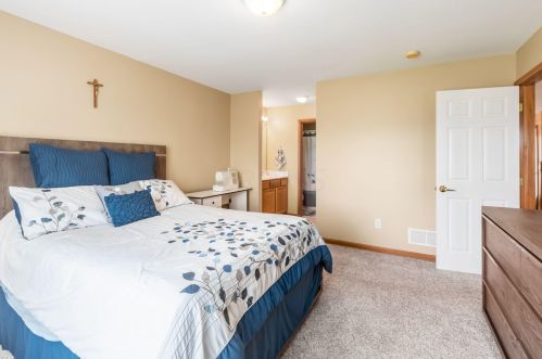 640 Concord Village Cir, Johnstown OH  43031-9194 exterior