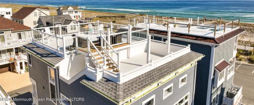 5 Fort Ave, Pelican Island NJ  08751-1512 exterior