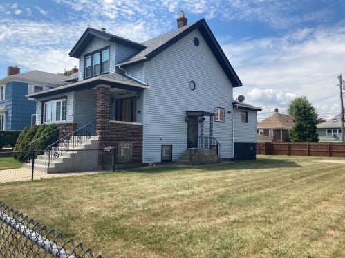 1420 Amy Ct, Whiting, IN 46394-1108