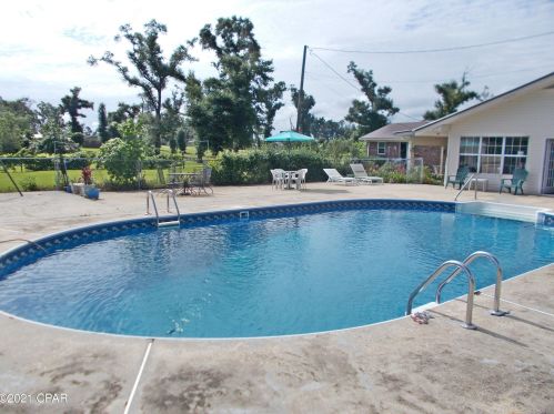 4883 Davis Dr, Marianna FL  32446-6343 exterior