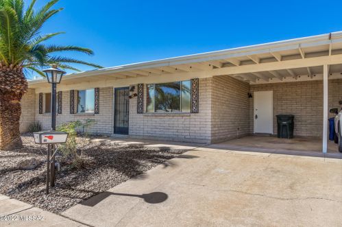 8 Calcite Dr, Tucson, AZ 85745-1709