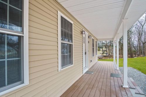 51 Huntington Ave, Norwich, CT 06360-2103