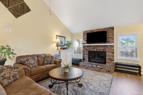 1103 Main Canal Ct, Mount Pleasant SC  29464-4246 exterior
