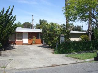 227 Twinlake Dr, Sunnyvale, CA 94089-2046