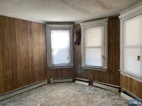24 Orange Pl, Irvington NJ  07111-2040 exterior