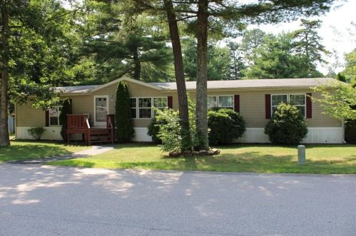 21 King Philip Rd, Coventry, RI 02816-4028