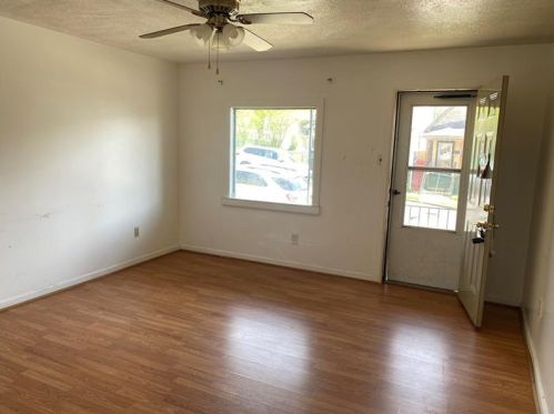 427 28th St, Mckeesport, PA 15132-7106