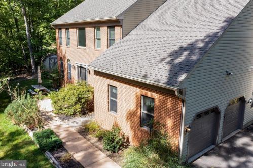 4886 Occoquan Club Dr, Woodbridge, VA 22192-5906