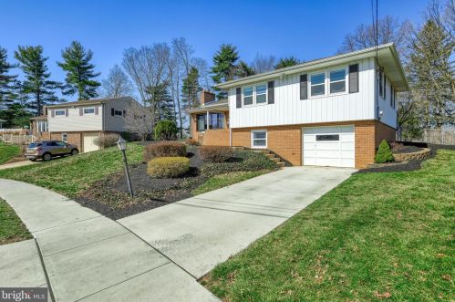 1832 Willow Rd, Camp Hill, PA 17011-7451