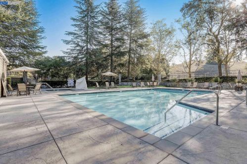 184 Copper Ridge Rd, San Ramon CA  94582-4575 exterior