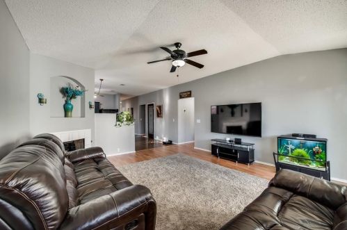 1013 Greenbend Dr, Denton TX  76210-8677 exterior