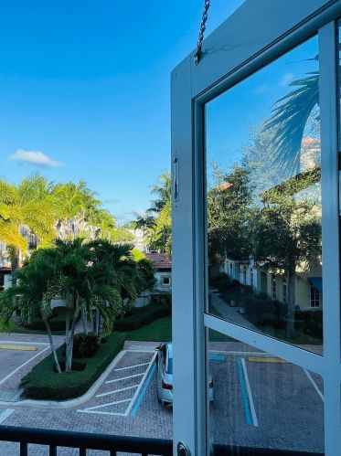 3261 Estancia Ln, Boynton Beach, FL 33435-6407