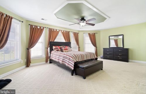 15840 Parnell Ct, Haymarket VA  20169-1667 exterior