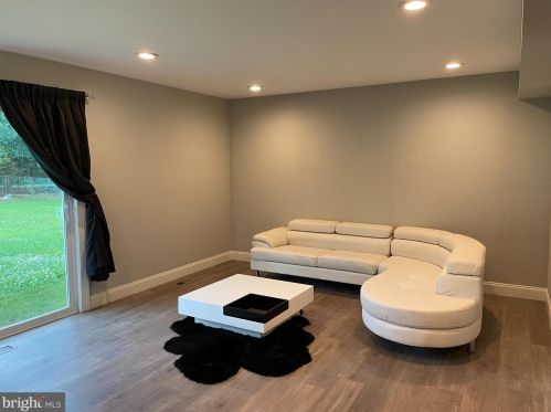 121 Arbor Meadow Dr, Erial NJ  08081-1758 exterior