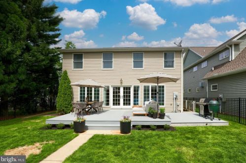 208 Maple Ave, Swatara, PA 17033-1548