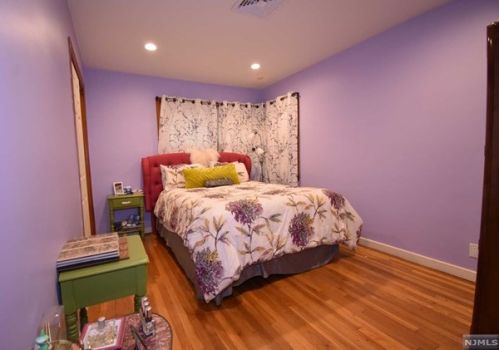 26 Elmwood Ter, Elmwood Park NJ  07407-1729 exterior