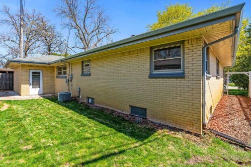 5533 Dexter Ave, Milwaukee WI  53209-5043 exterior