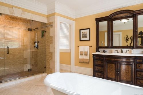 8 Hilltop Dr, Rye Brook NY  10573-5308 exterior