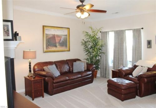 202 Monument Ct, Yorktown, VA 23693-4590