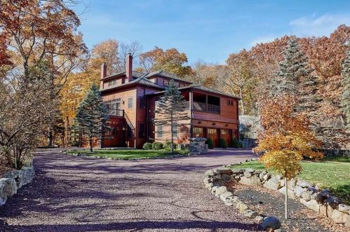18 Patterson Brook Rd, Tuxedo Park NY  10987-4121 exterior