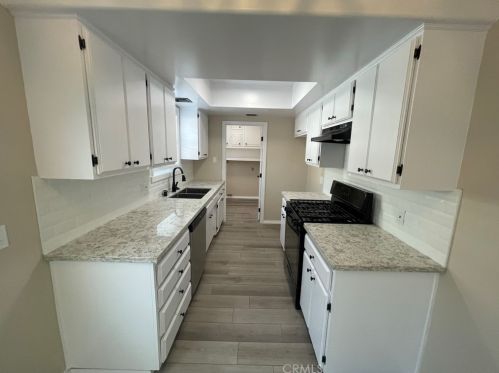 807 Chevy Chase Dr, Glendale CA 91205-3018 exterior