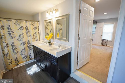 411 6th St, Laurel DE  19956-1363 exterior