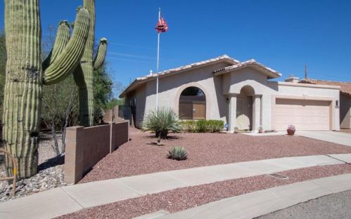 9589 Kokopelli Cir, Tucson, AZ 85748-7407