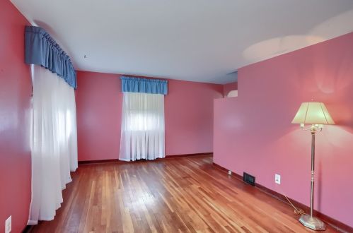 3825 Chartiers Ave, Pittsburgh, PA 15204-1108