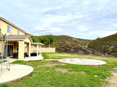 34149 Dianthus Ln, Lake Elsinore CA  92532-2983 exterior